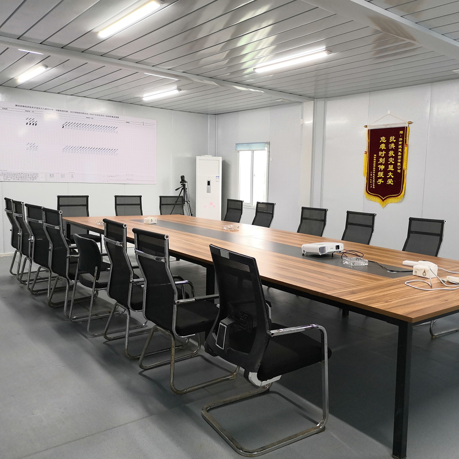 Sala de reuniones equipada